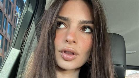 emily ratajkowski lips|Emily Ratajkowskis Lips are Taking Us Back to the ‘00s